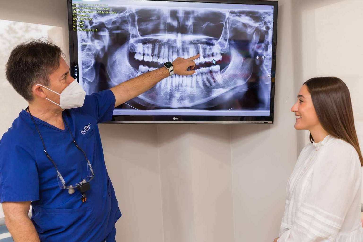 Clínica Dental Roca ofrece servicios de implantes dentales en Elche