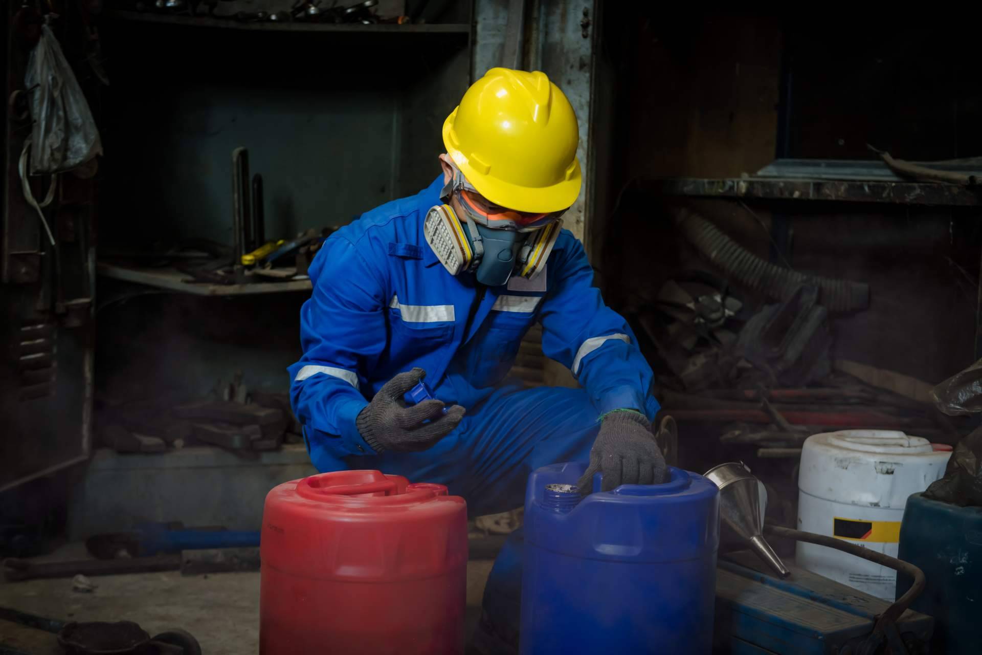 La importancia de la seguridad industrial, por Absorbentes y Cubetos