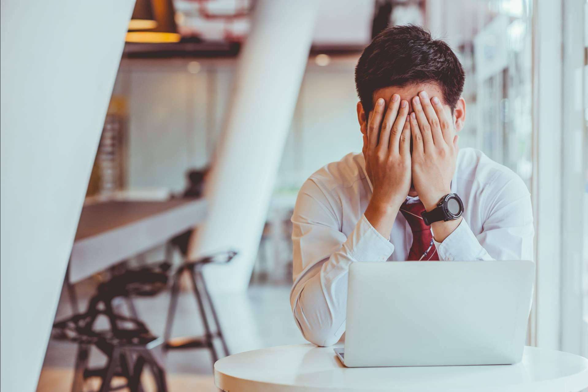 La figura de un abogado de acoso laboral en el momento de solicitar la incapacidad permanente por estrés postraumático, con Tierno Centella Abogados