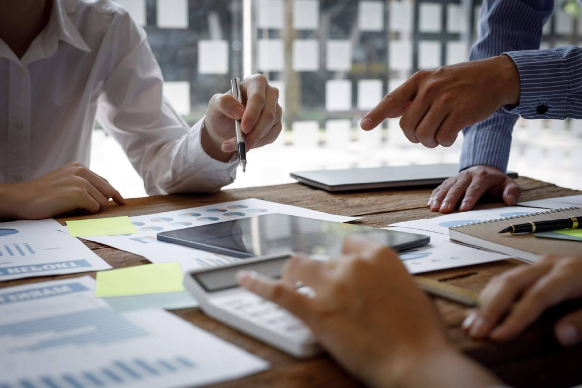 La importancia de contar con un experto para las soluciones financieras de un negocio
