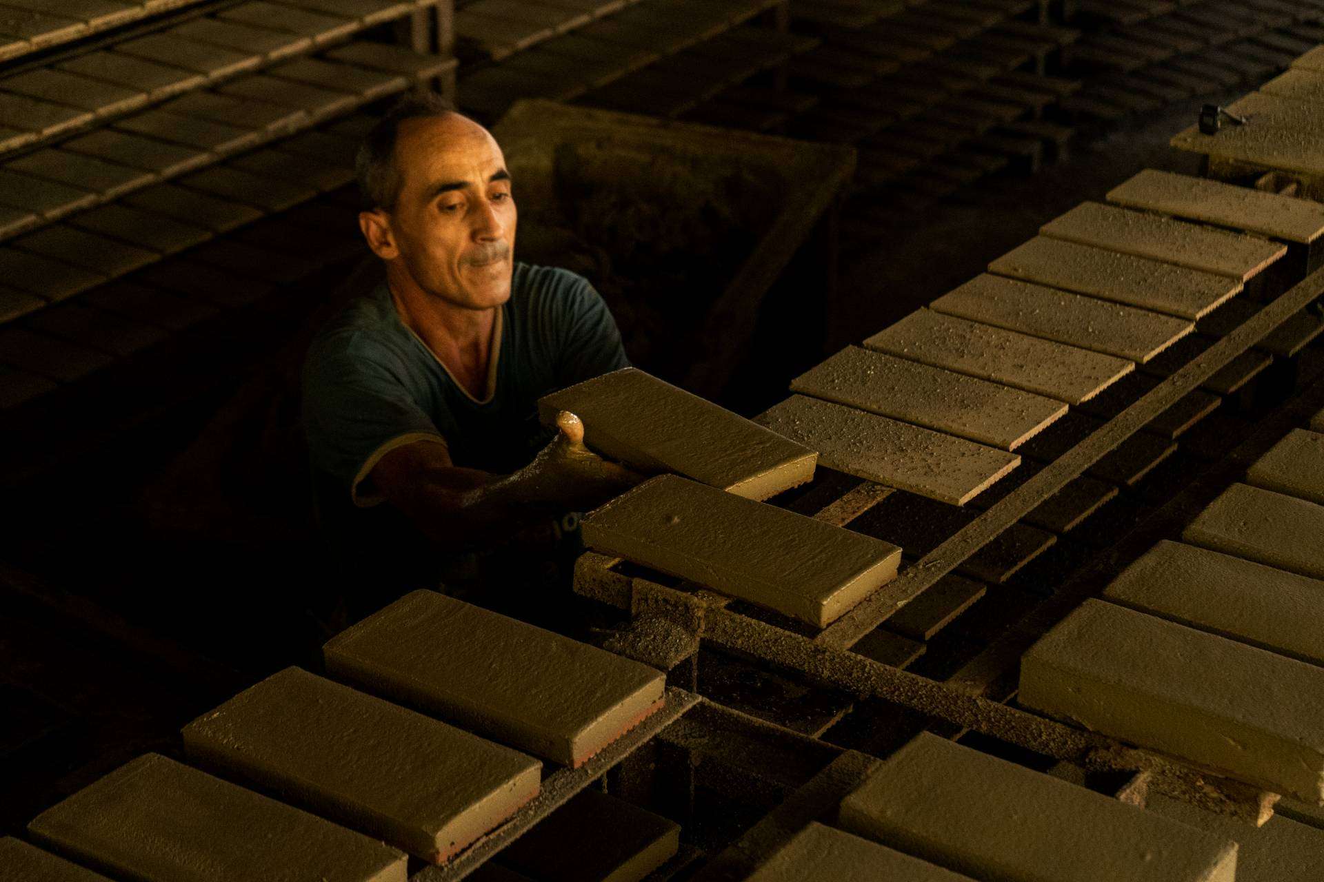 Suelos de barro artesanales, en Cerámicas Catalino