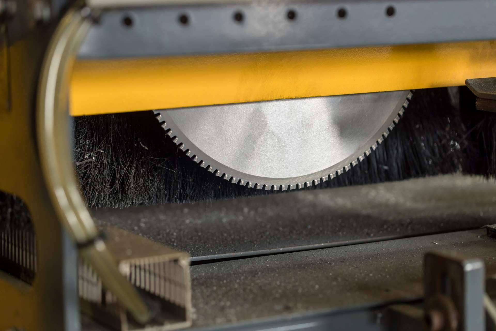 Una de las empresas referentes de carpintería metálica y de aluminio en Asturias, Fenelux