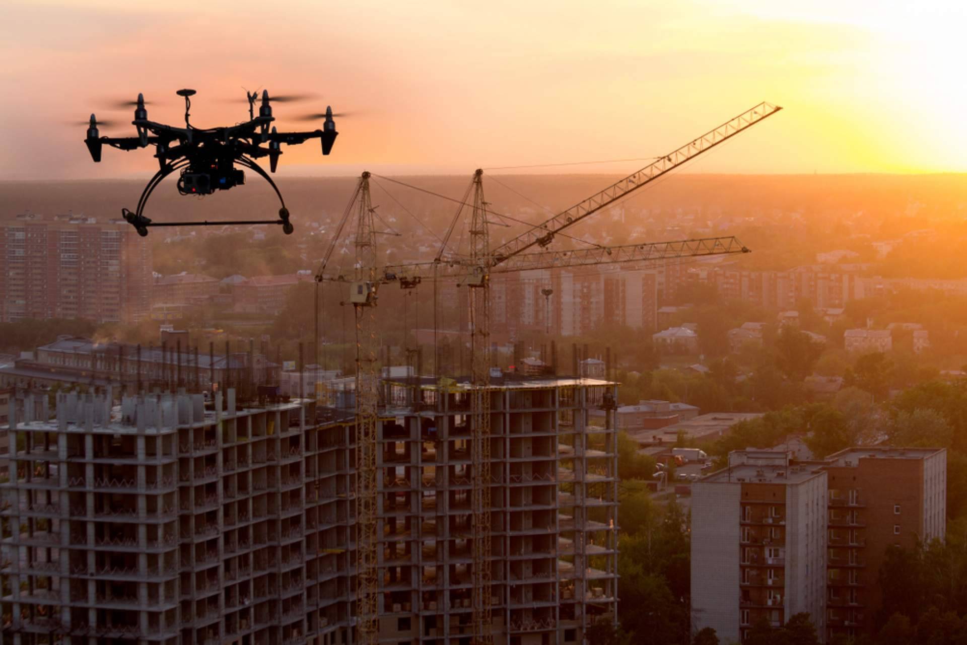 El uso de drones en los trabajos de inspección industrial, con FRP Advanced Technology