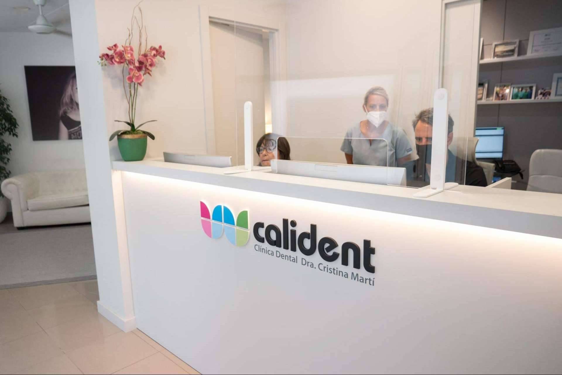 ¿Cómo cuidar la sonrisa?, por clínica dental Calident en Sitges, Barcelona