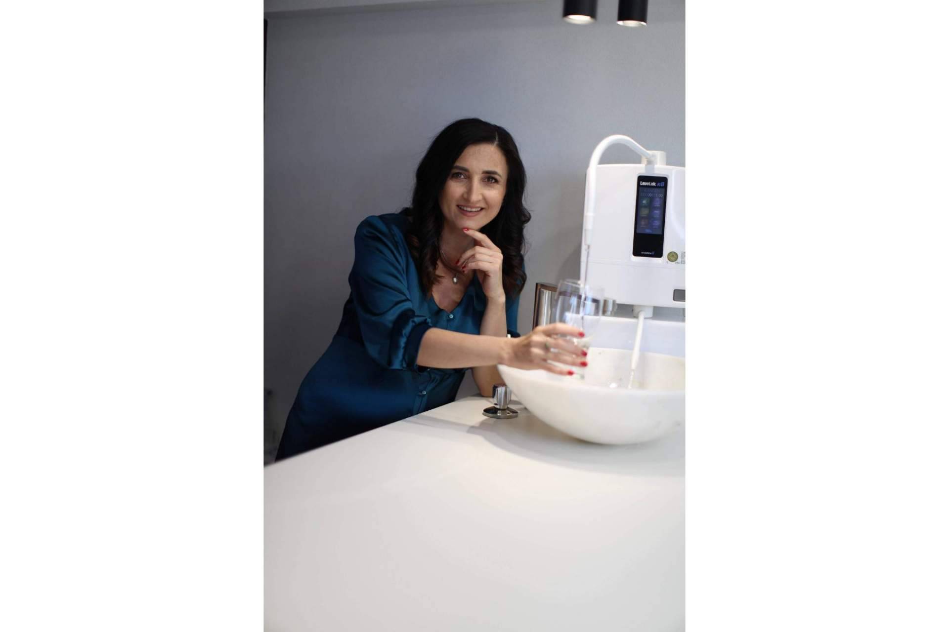 Una de las tecnologías del Agua Kangen más avanzadas del mundo para obtener Agua Antioxidante, Alcalina y rica en Hidrógeno fresco, Enagic®