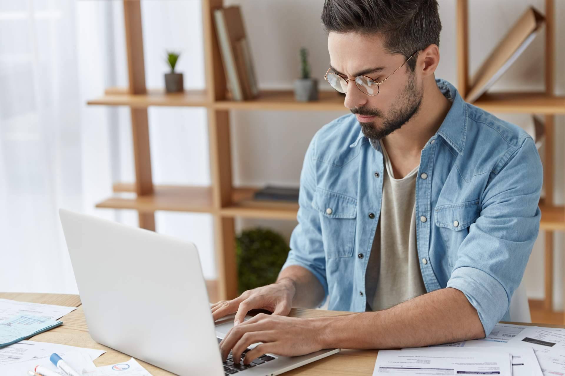 Cómo mejorar las habilidades de escritura con la herramienta Reescribir Textos