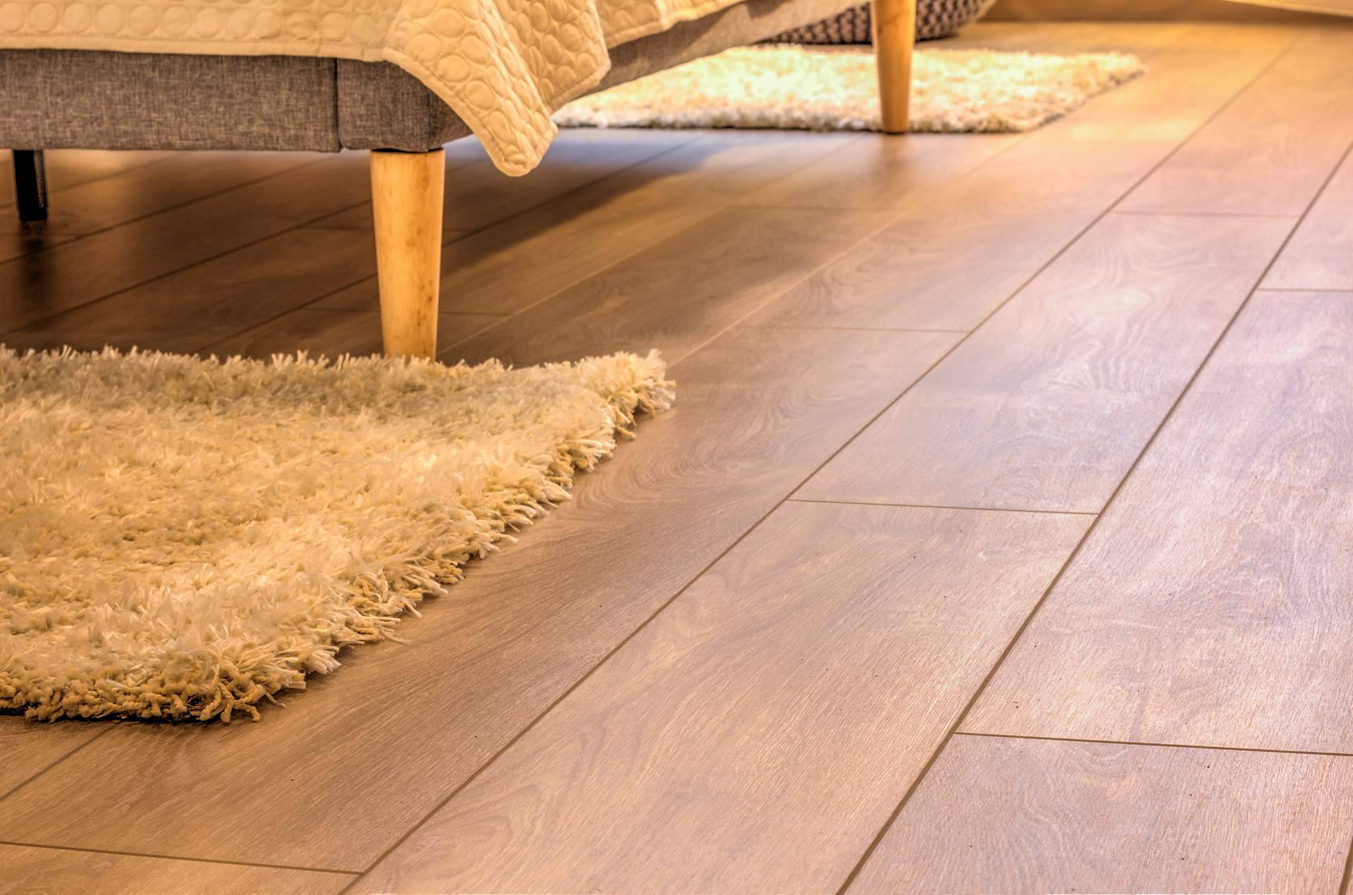 Todas las maquinarias para acuchillar parquet de la forma más eficiente y productiva posible se pueden encontrar en Alquileres MAJO