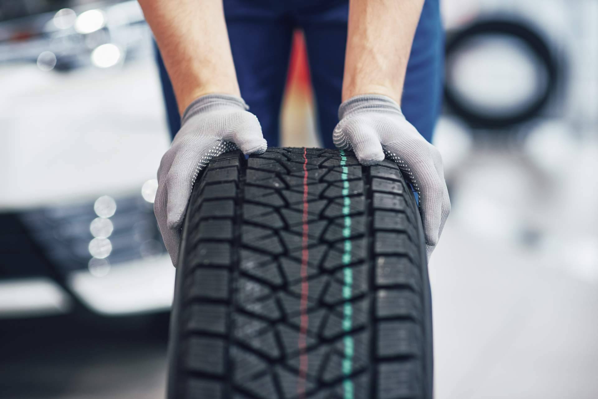 ¿Cada cuánto tiempo hay que cambiar los neumáticos del coche?