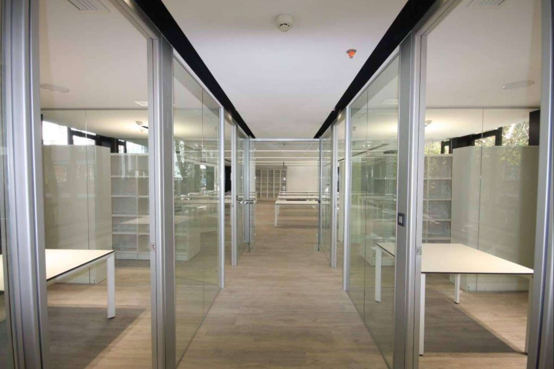 La colección de mamparas de oficina de OfficeDeco