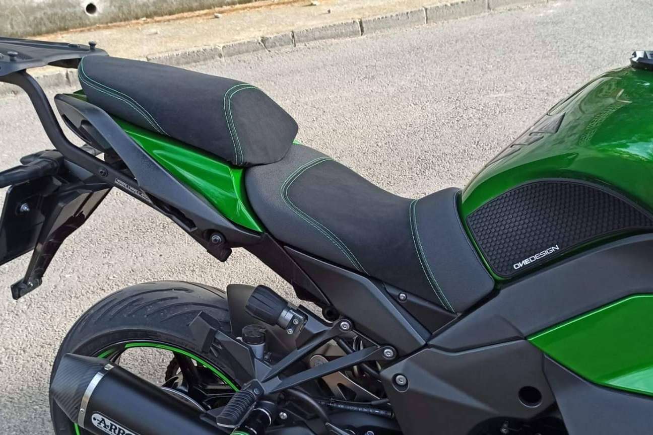 JM-FUNDAS ofrece servicios de tapizado de asientos de moto