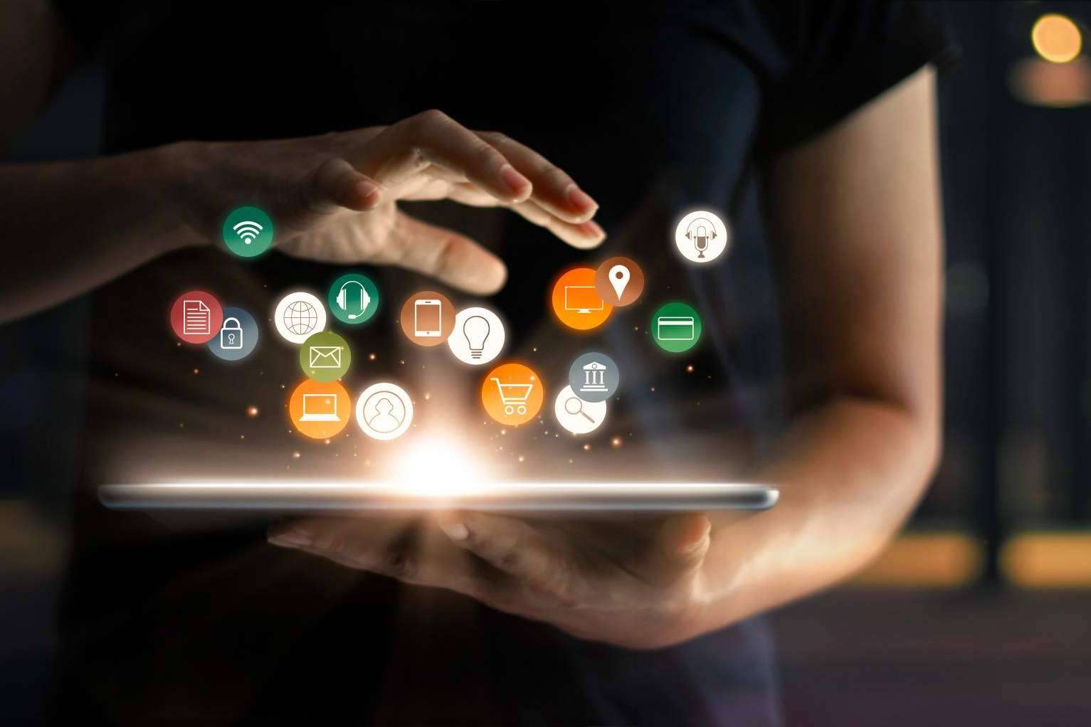 AVIVA VOICE conecta servicios de reconocimiento de caracteres por Inteligencia Artificial con la cámara del móvil a través de un SMS o un código QR