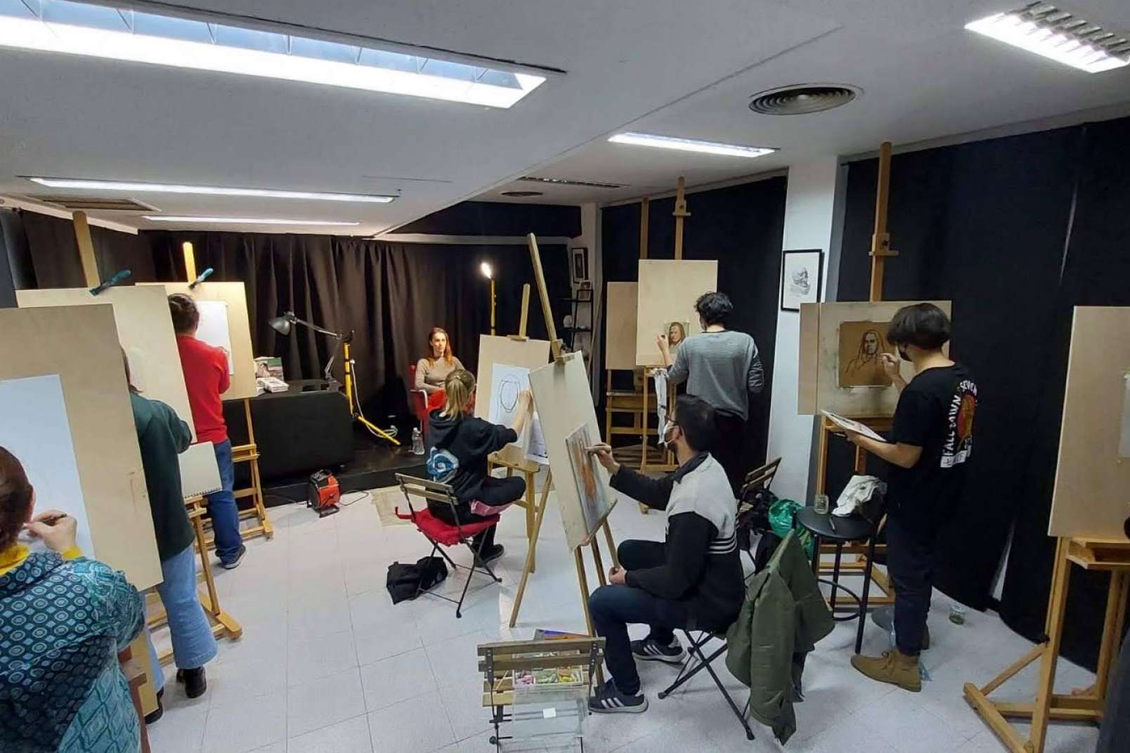 Las clases de pintura de Estudio Ilógico incluyen un equipo docente con estilos muy variados