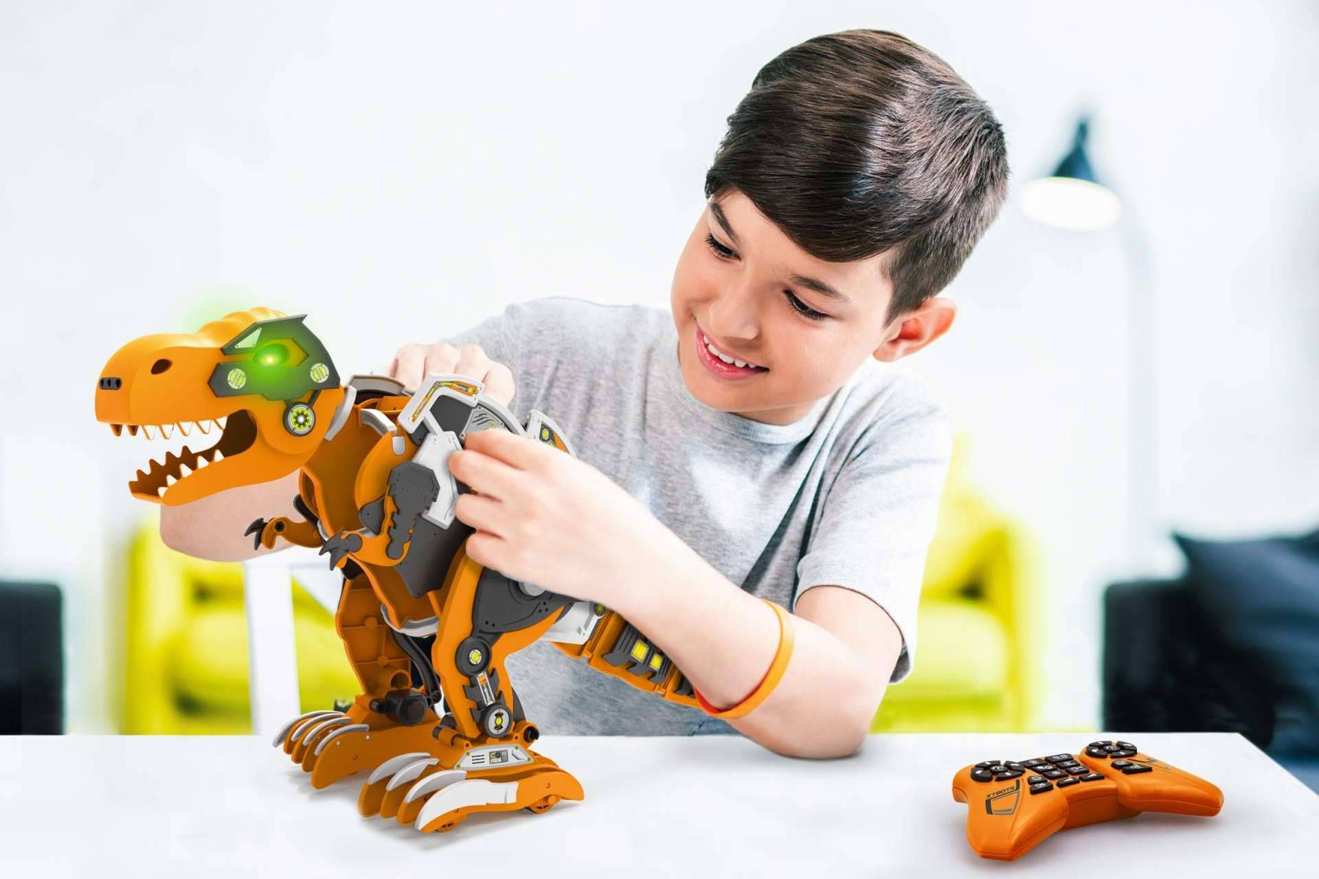 Dar vida a Rex The Dinobot, el dinosaurio robótico de Xtrem Bots