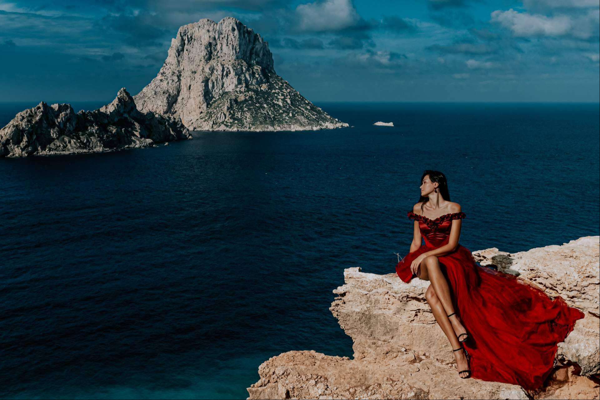 Lazita Couture, una marca de vestidos creada por una diseñadora de moda influenciada por los viajes y el amor
