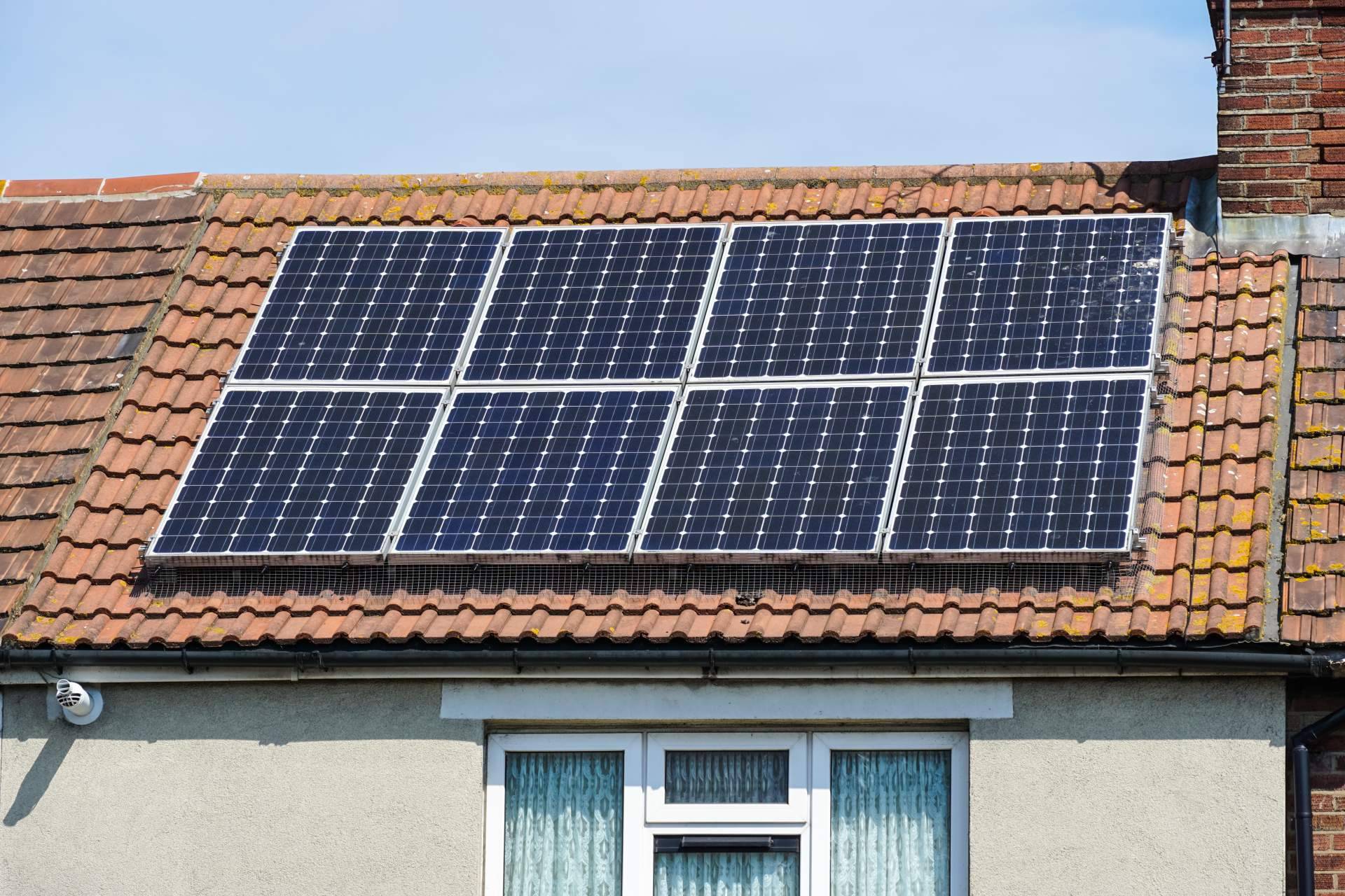 Solarinstala y las ayudas para instalar paneles solares en Castilla la Mancha
