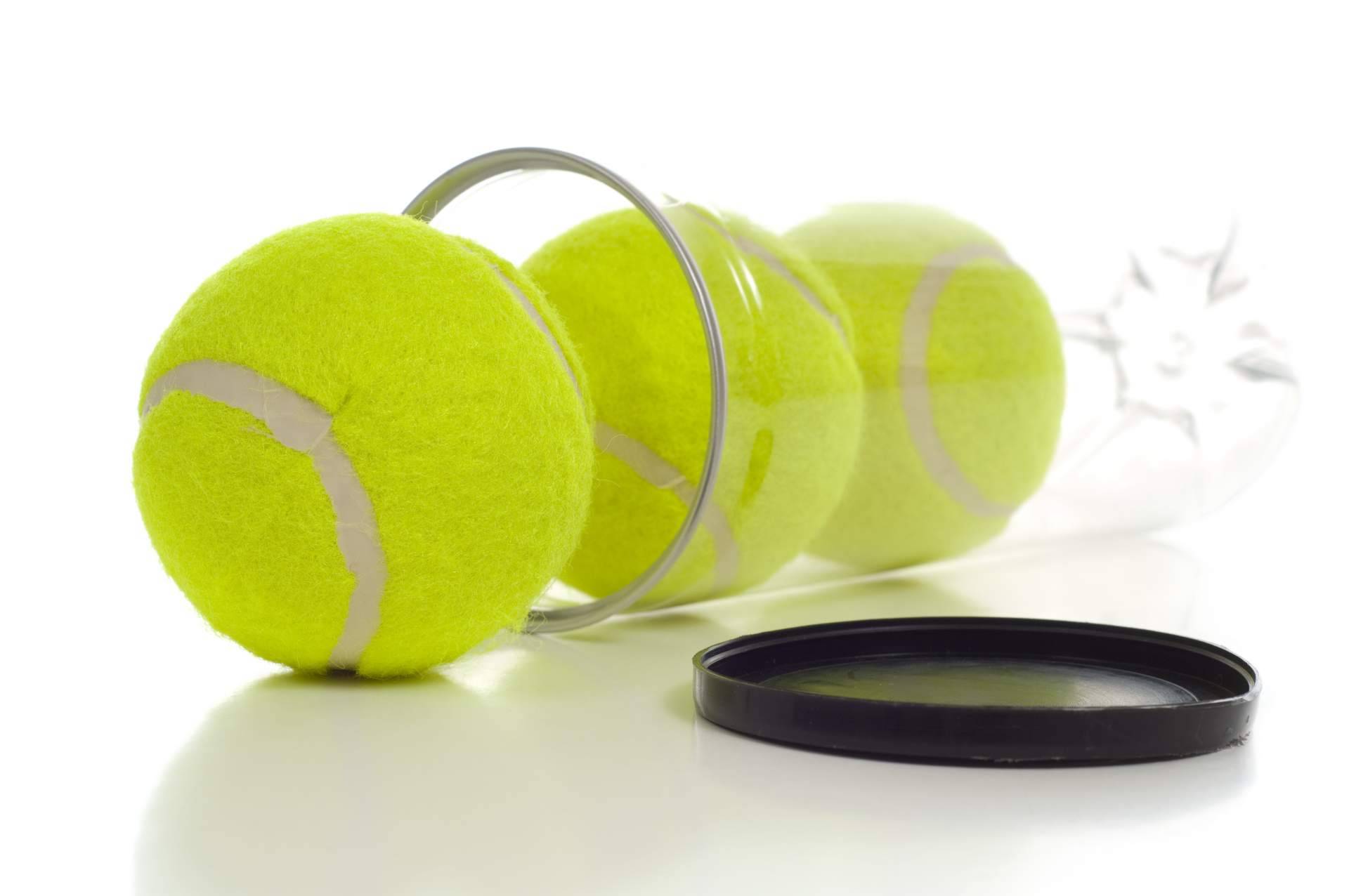 Ahorrar dinero prolongando la vida de las pelotas de pádel y de tenis