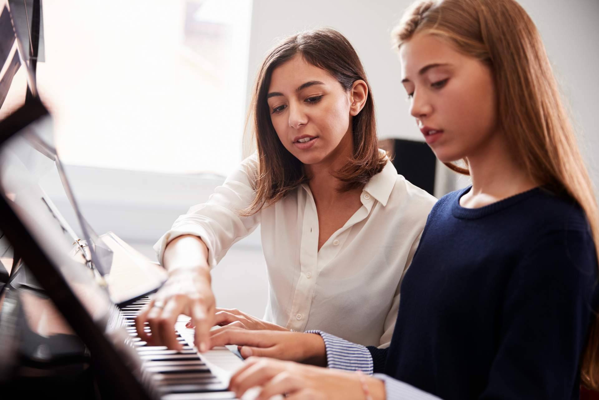 Escuela de Música Erizo imparte clases de piano online para todas las edades