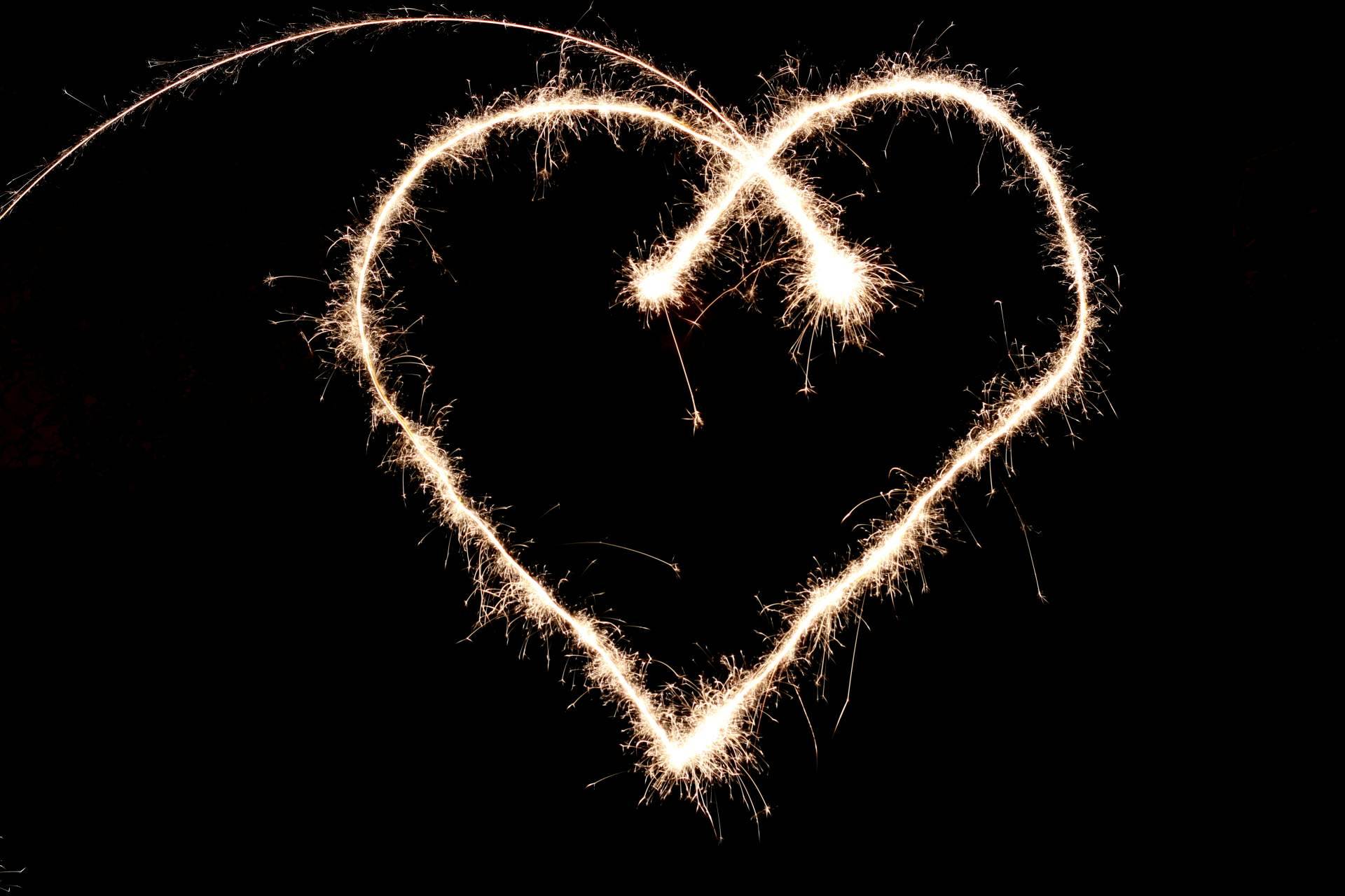 Amplia gama de petardos y fuegos artificiales en las ofertas en pirotecnia de Petardos AM