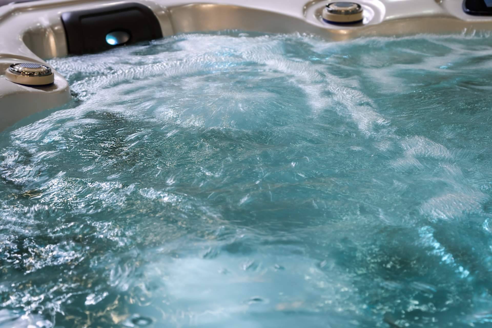 Hidroxury, empresa especializada en el sector de la salud y el bienestar, ofrece un jacuzzi interior para todas las necesidades