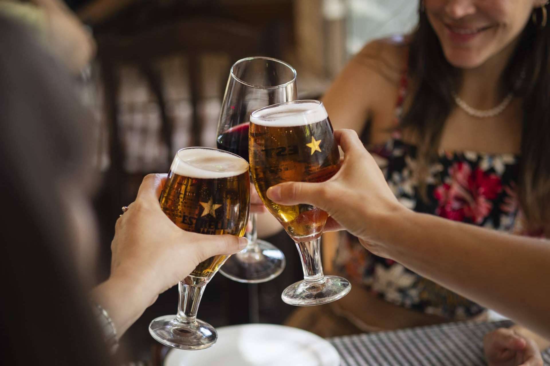 ¿Dónde celebrar una fiesta en privado con espacios amplios y catering mediterráneo? Pasa Tapas es el lugar