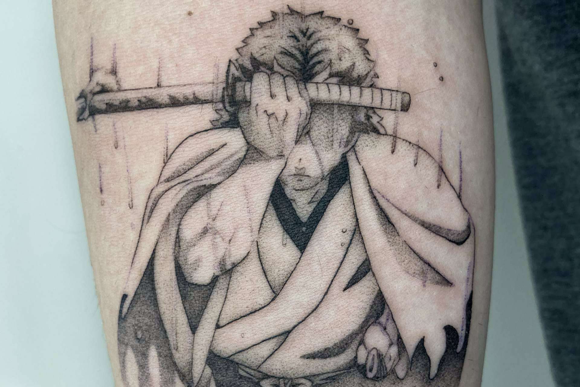 El estilo anime resalta en los tatuajes de Vieja Escuela Tattoo