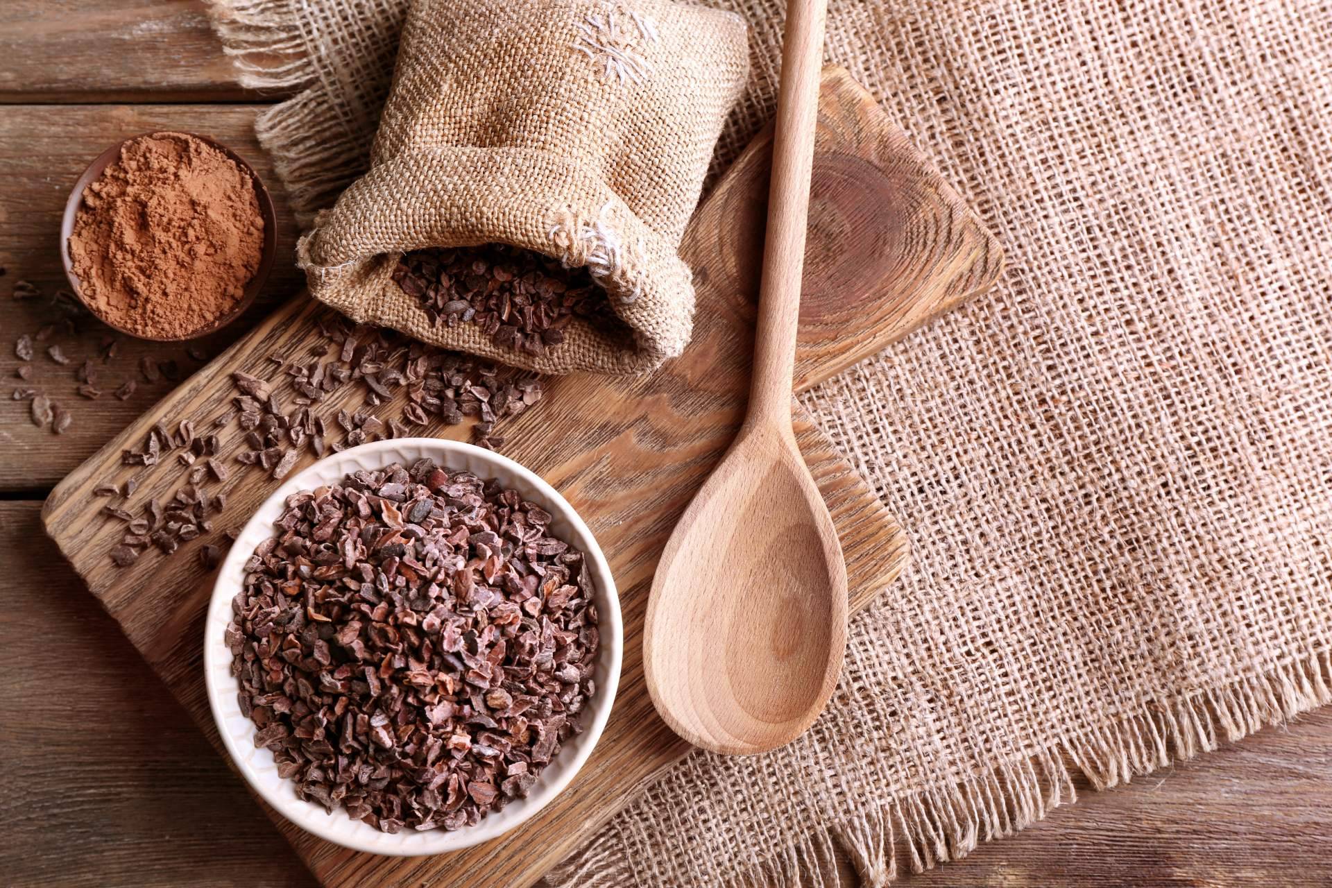 La firma Mediterranean Superfoods presenta sus nibs de cacao con chocolate, un snack saludable y delicioso para cualquier momento del día
