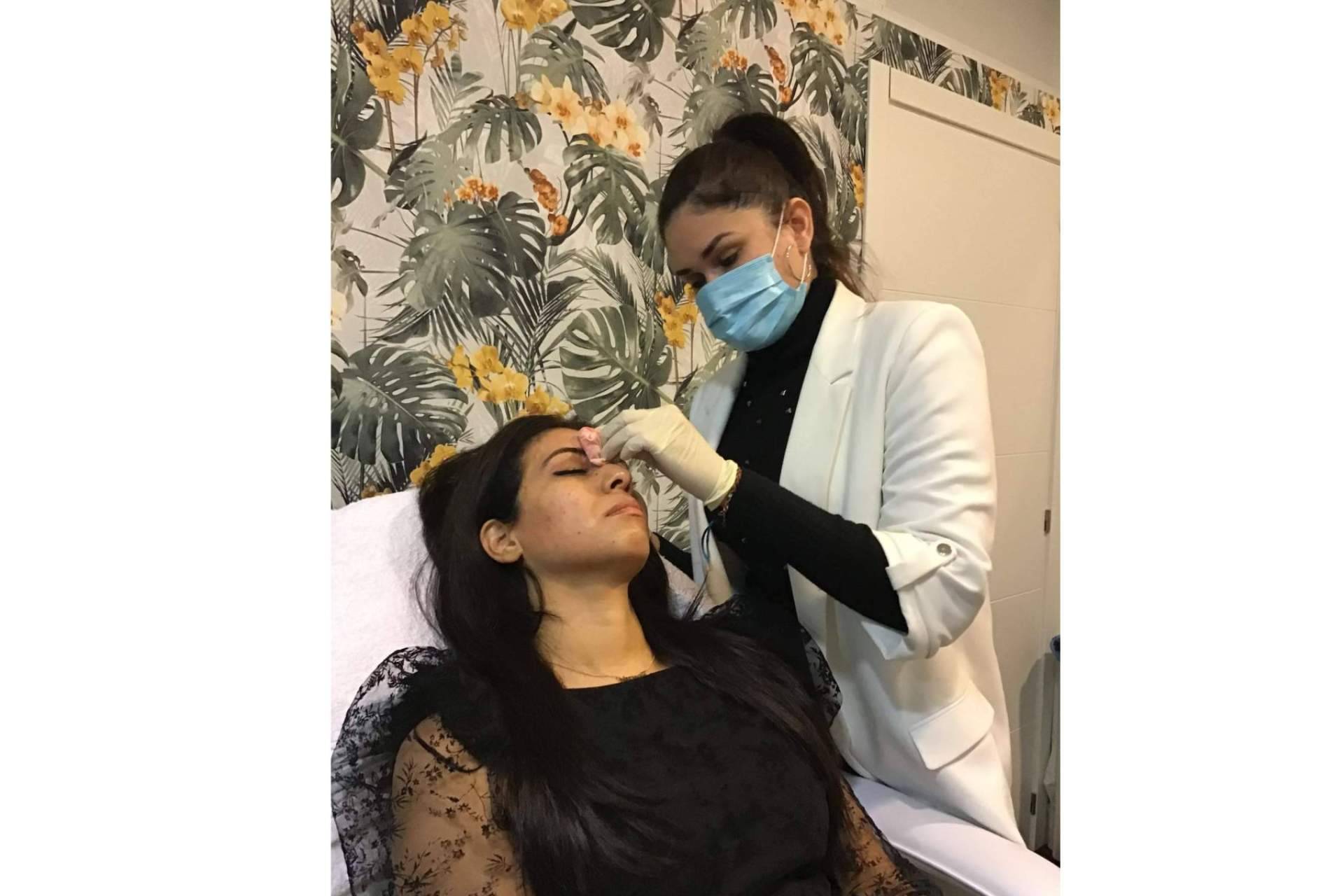 ¿Qué es y qué beneficios tiene el peeling químico para la piel?, con Cecilia Arthur