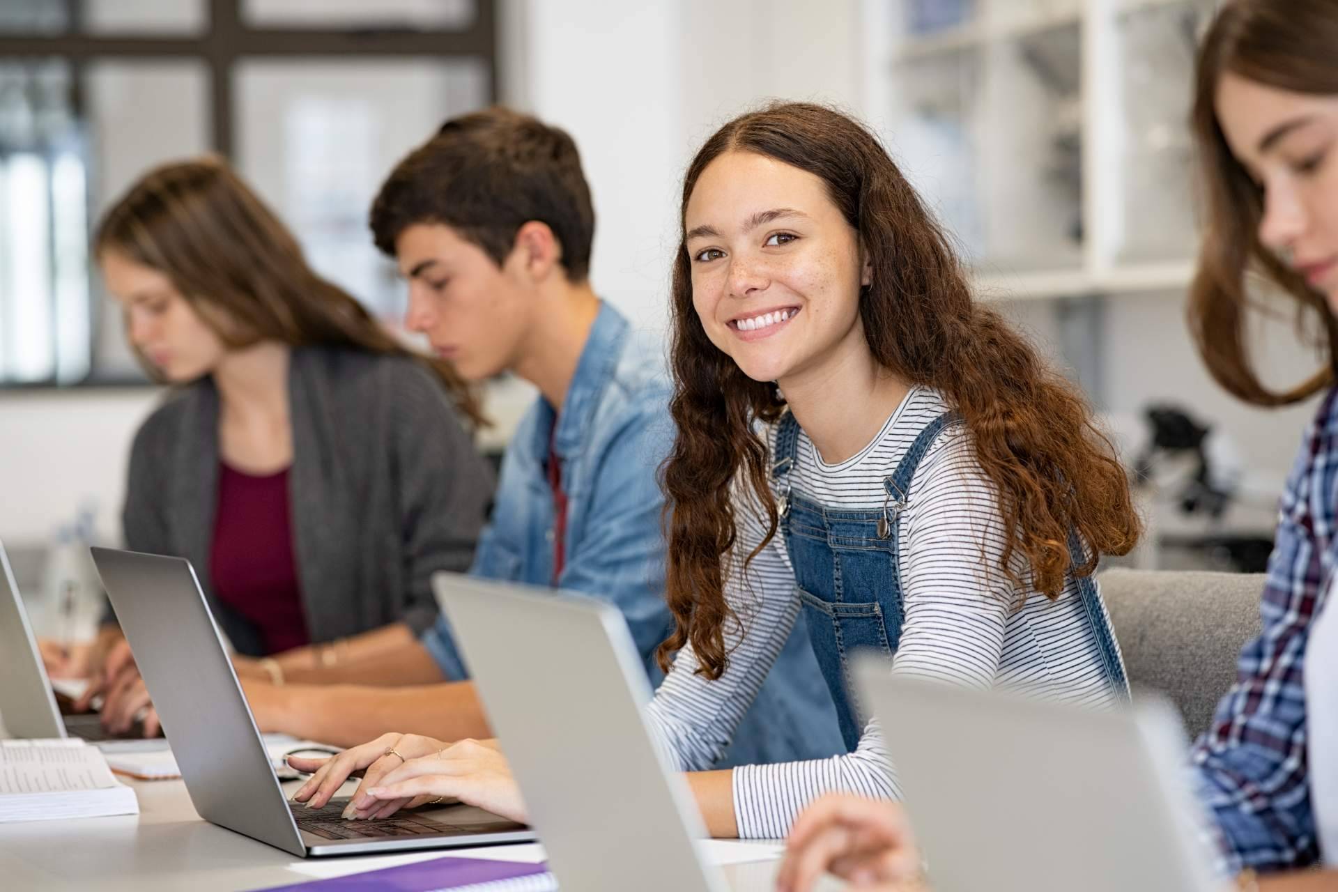 Inglessa, una academia de inglés en Gran Canaria y Las Palmas que ofrece cursos, tutorías en vivo, correcciones personalizadas y clases 100 % online