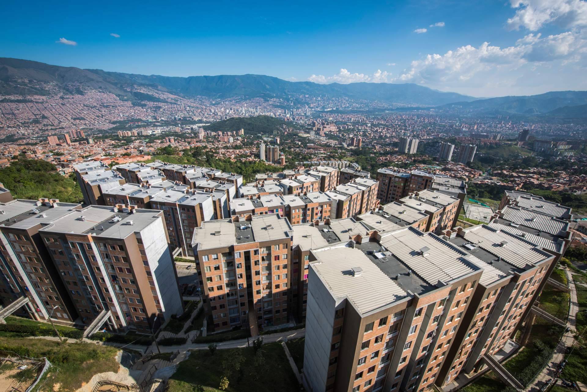 El Almacén Fotovoltaico brinda una amplia oferta de kits solares para balcones