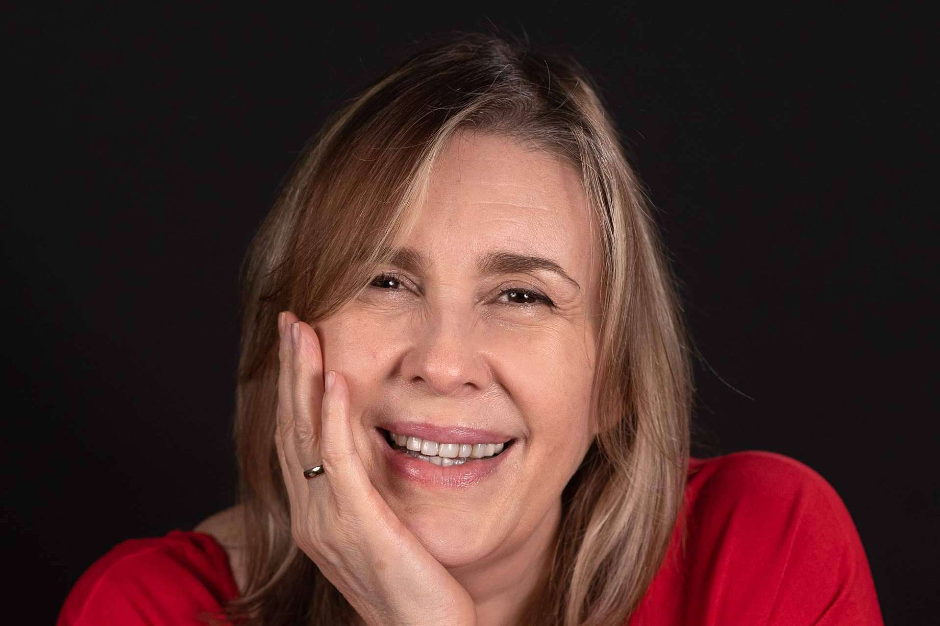 'Mujeres que caminan sobre fuego', la obra de Pilar Rodríguez-Castillos