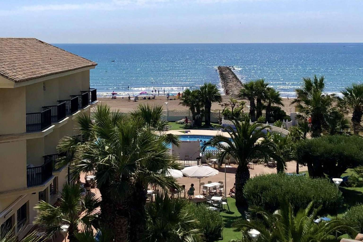 Un alojamiento turístico para pasar esta temporada de vacaciones en las playas de Valencia, Valhotel