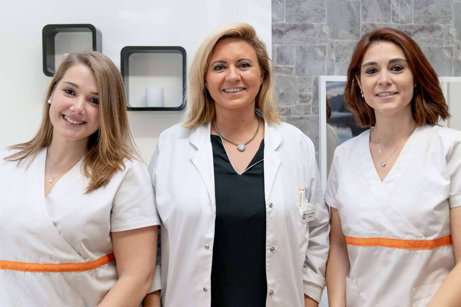 Caspa, grasa y seborrea, tres problemas dérmicos que pueden tratarse en la Clínica Capilar Laura Agrelo