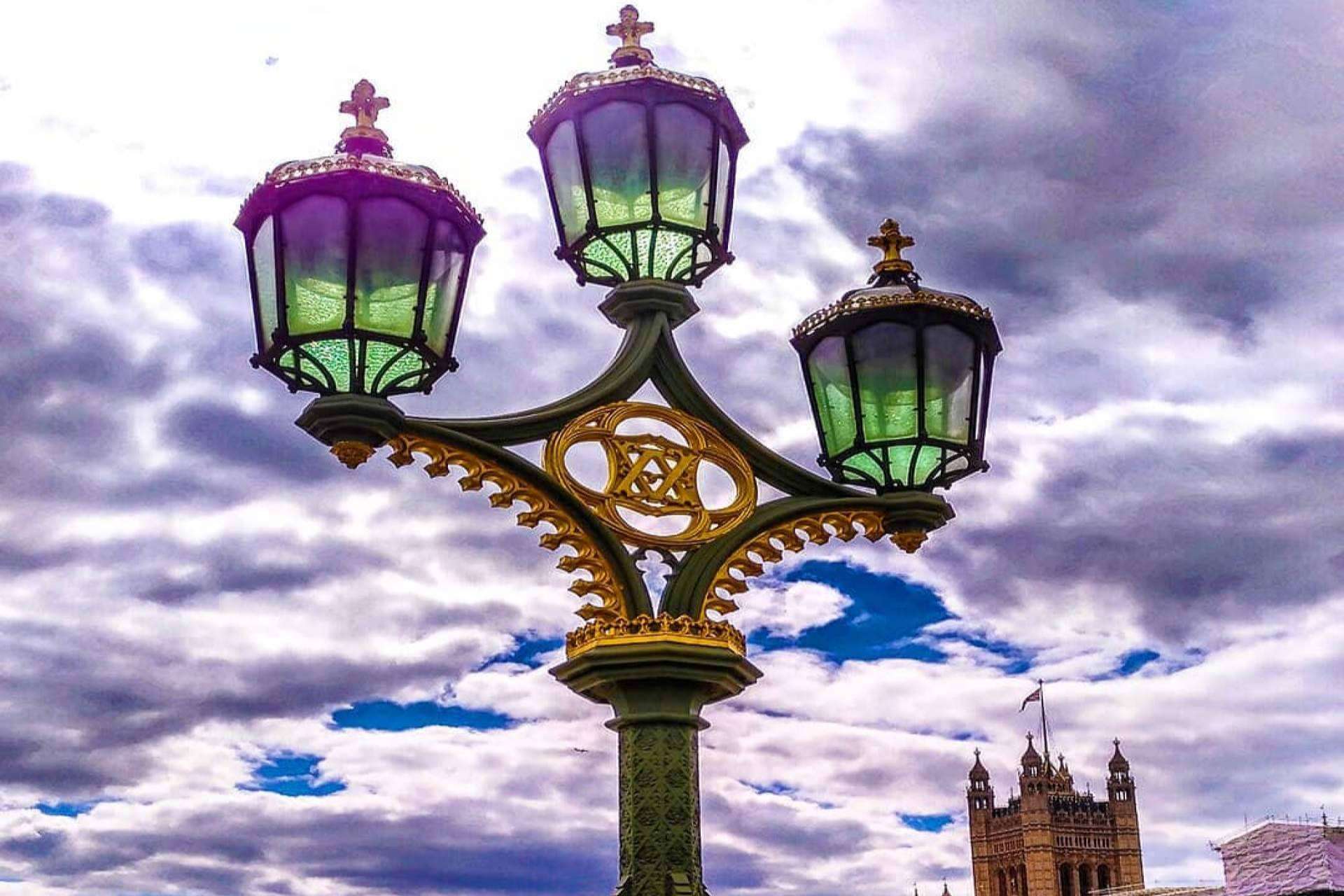 Al estudiar inglés con English Tickety Boo, el alumno obtiene información general y aprende sobre temas de interés personal de manera indirecta