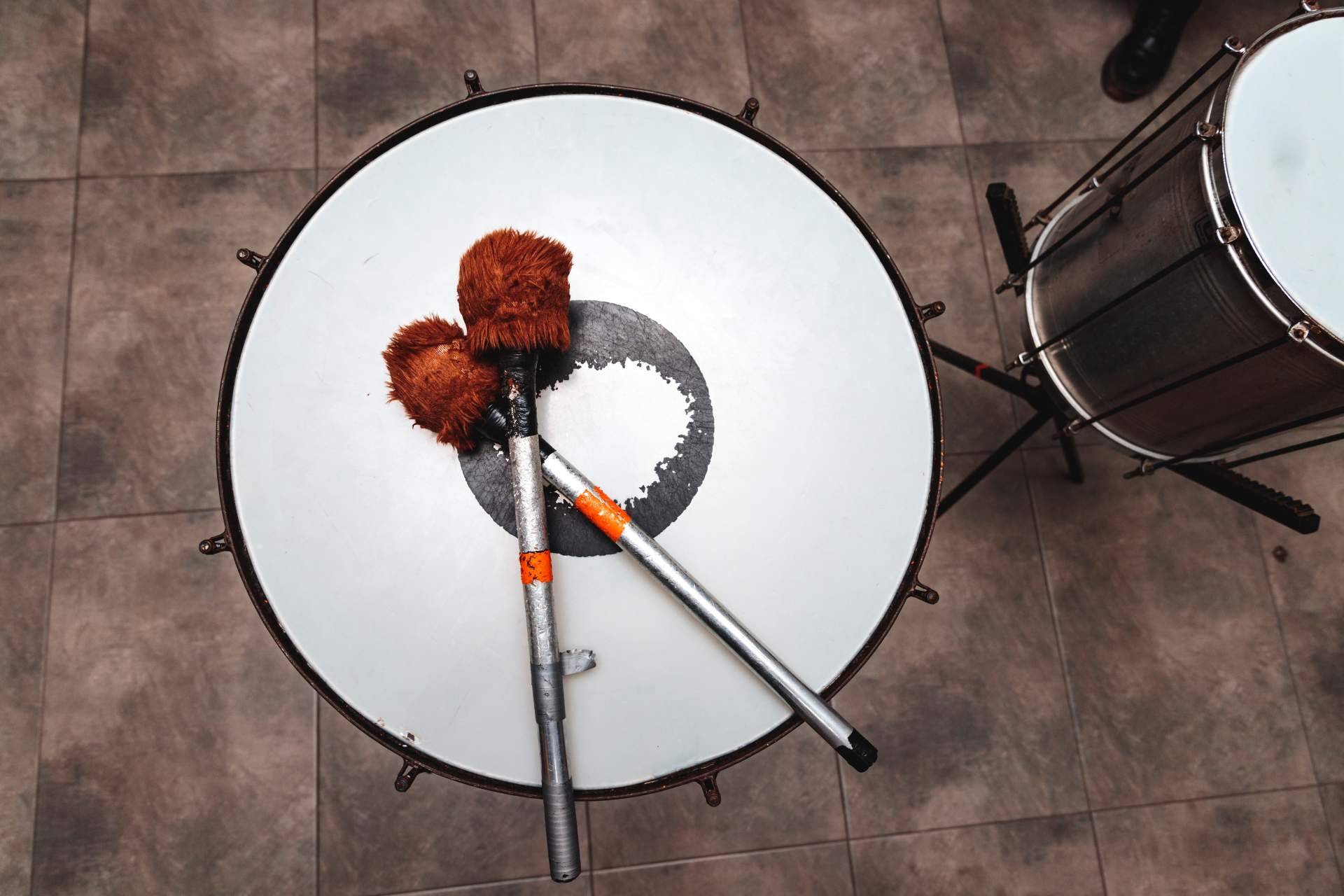 Los accesorios necesarios para los instrumentos de batucada, de la mano de Percuforum