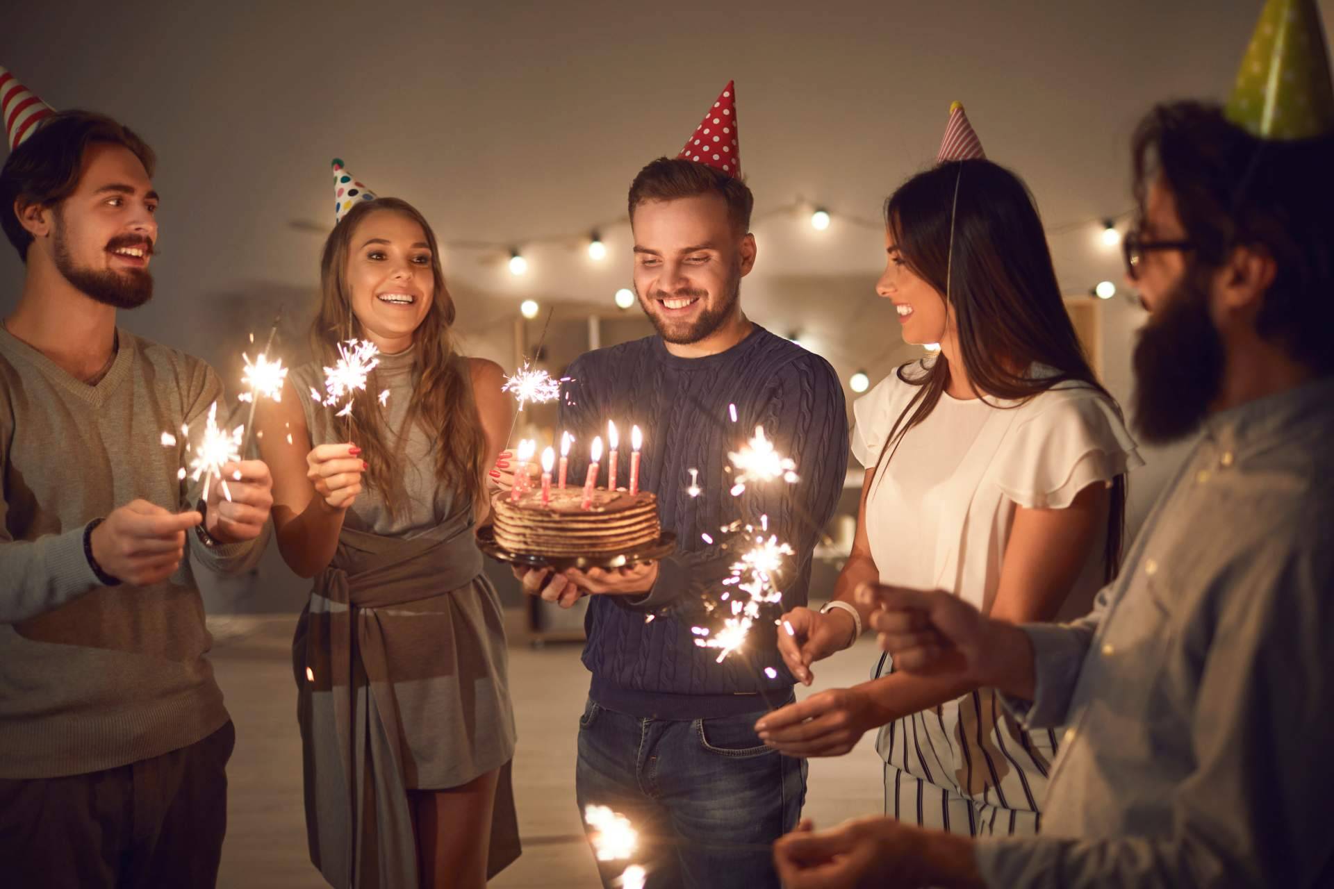 Frases especiales para dedicar en un cumpleaños, de la mano de Frases Buenas