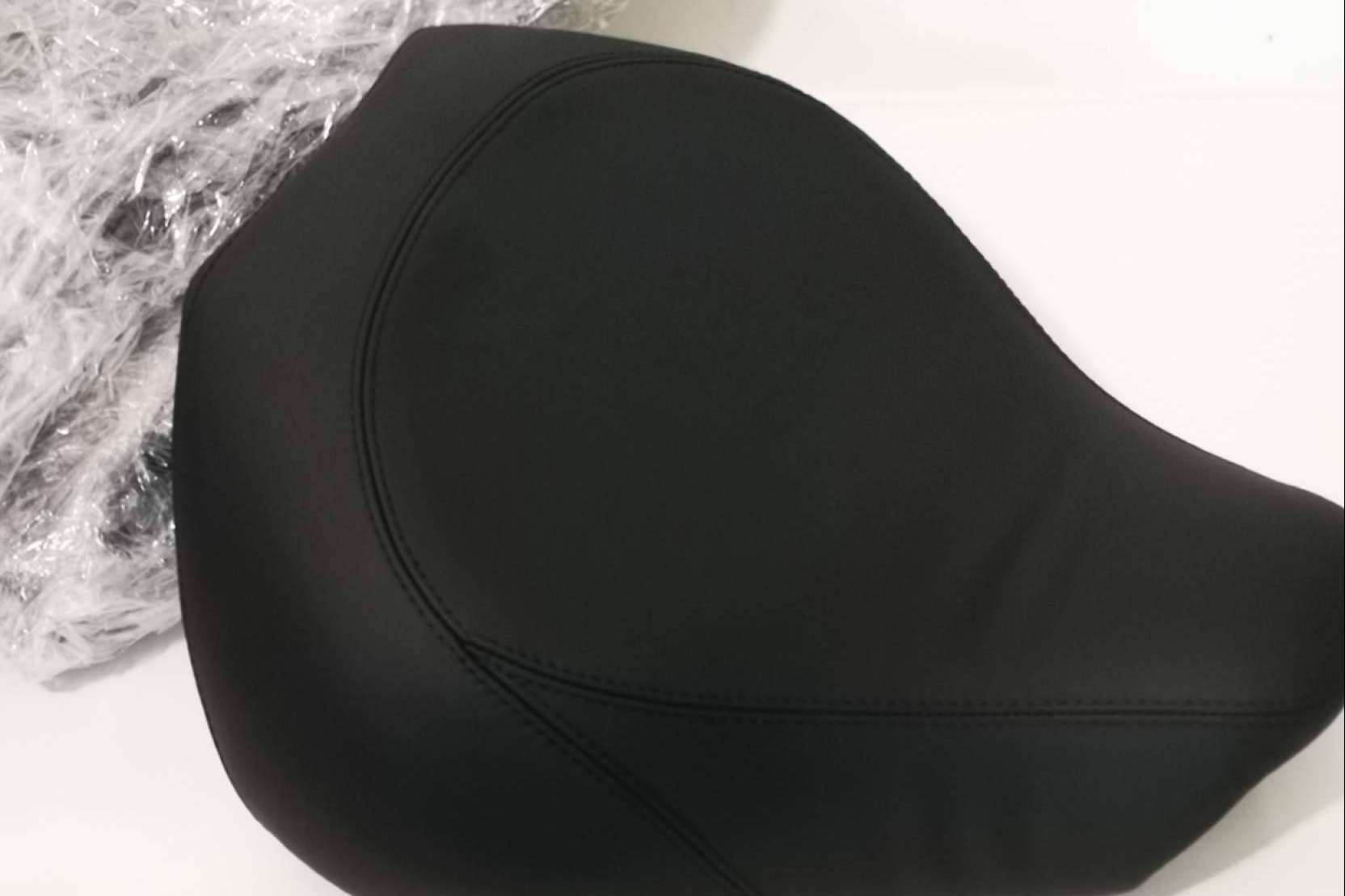 JM-FUNDAS dispone de un modelo de funda para moto negra