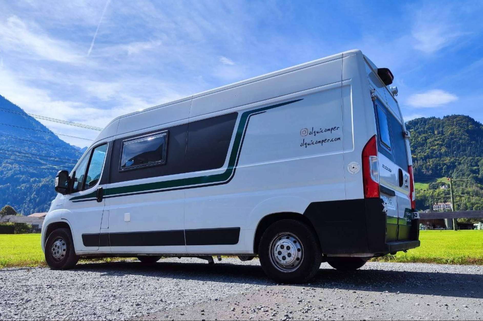 Alquicamper dispone de alquiler de furgoneta camper en Madrid