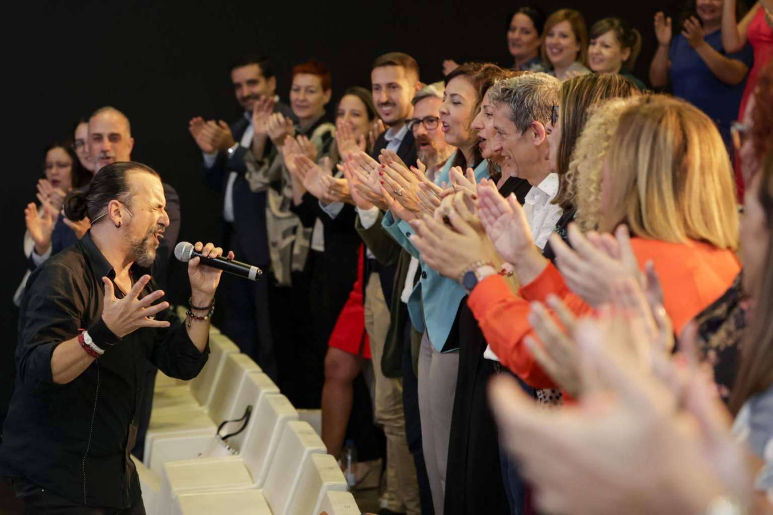 Cuáles son las claves para mejorar la motivación en el trabajo, según Helpers Speakers