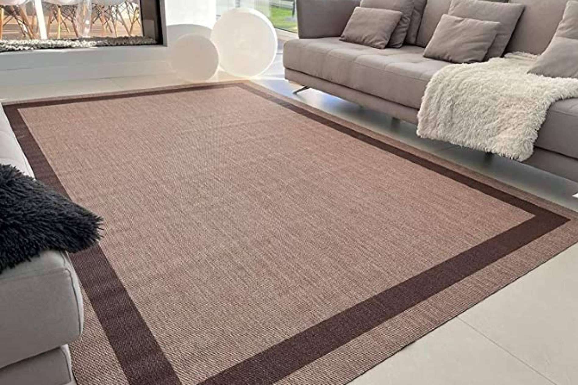 ¿Cuáles son los beneficios que aportan las alfombras de interior y exterior hechas de bambú y vinilo?
