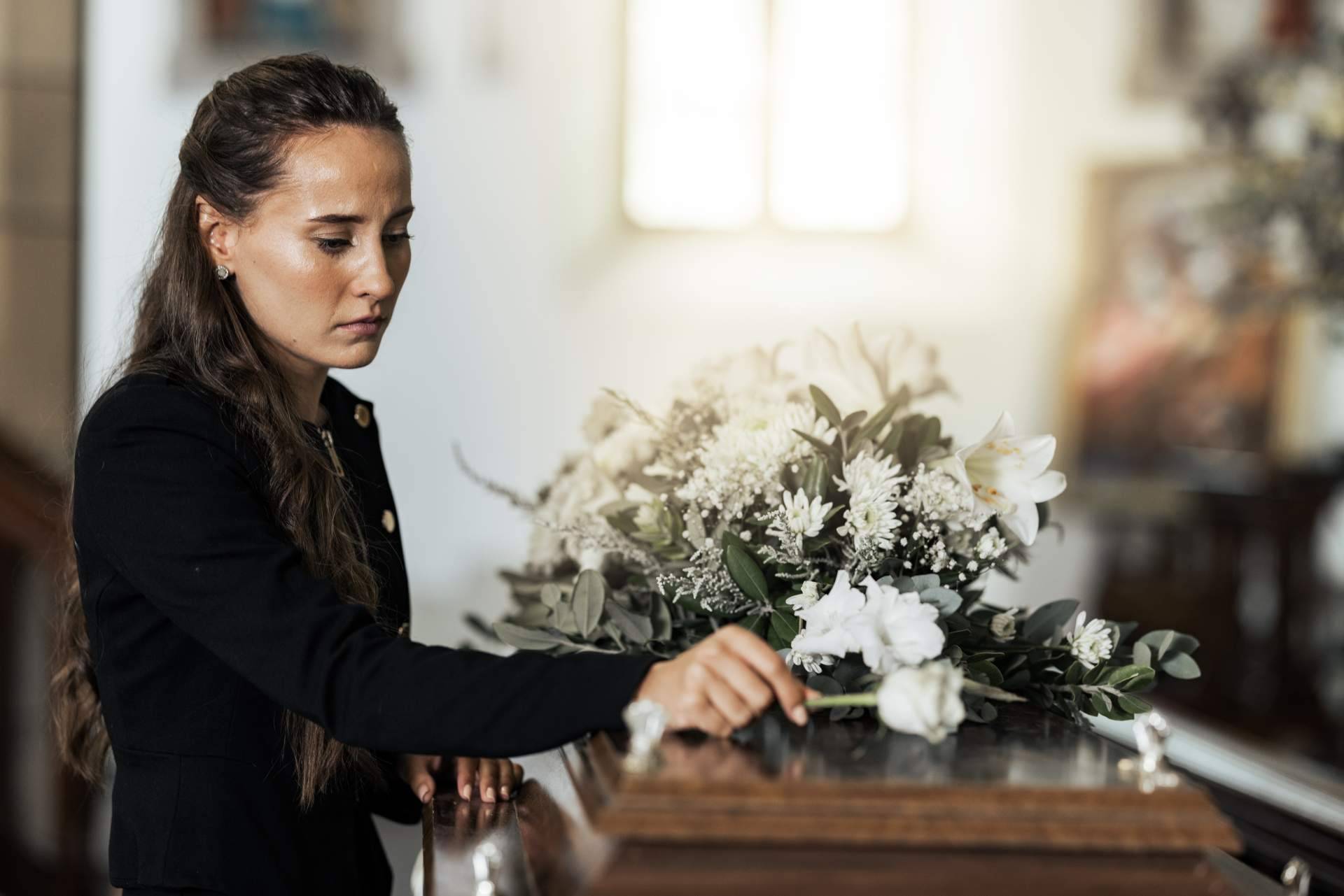 Interfunerarias sobre el auxilio por defunción, la ayuda de la Seguridad Social para afrontar el sepelio