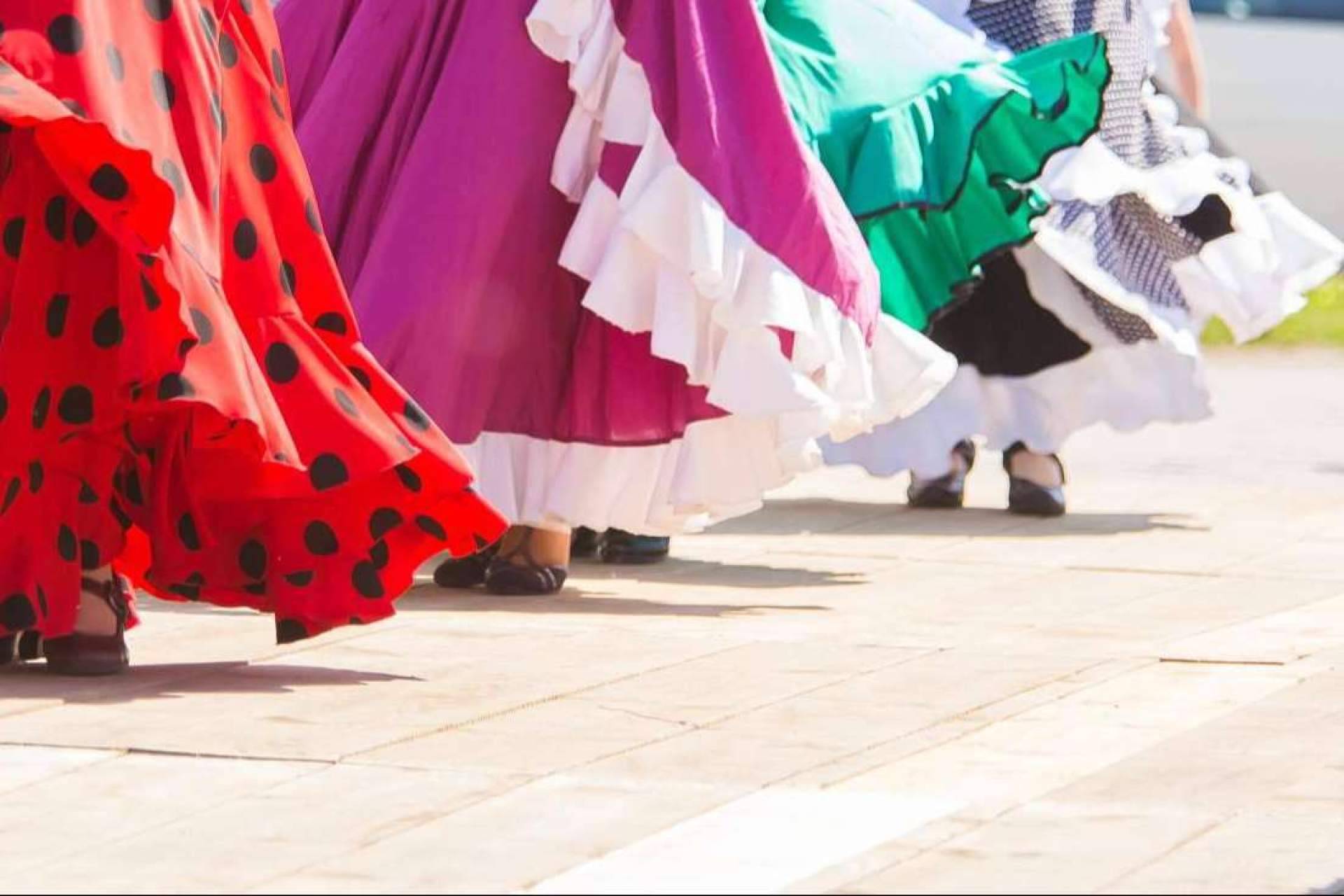 ¿Cuáles son las tendencias en trajes de flamenca 2023 con Viva La Feria?