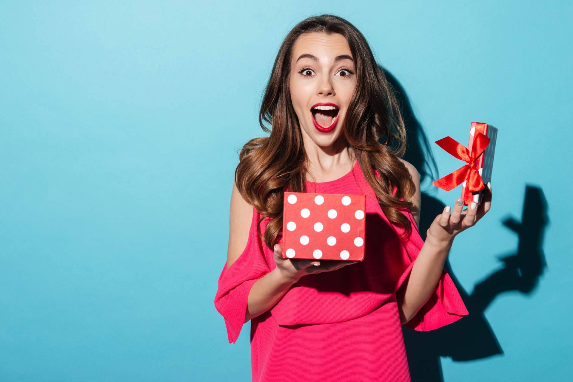 Los beneficios de los regalos publicitarios personalizados en el mundo corporativo, por Izando Services