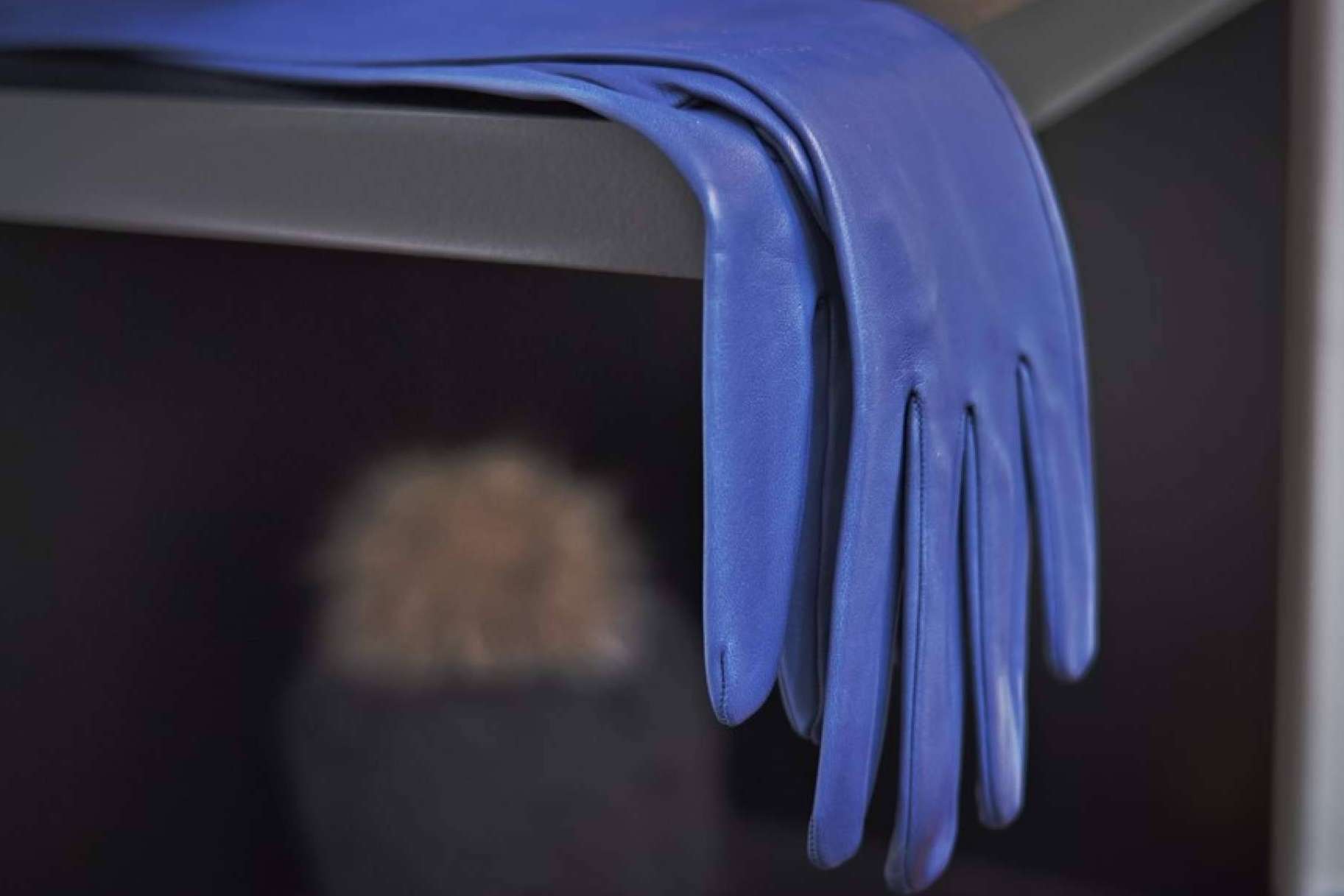 Santacana dispone de guantes de cine y series