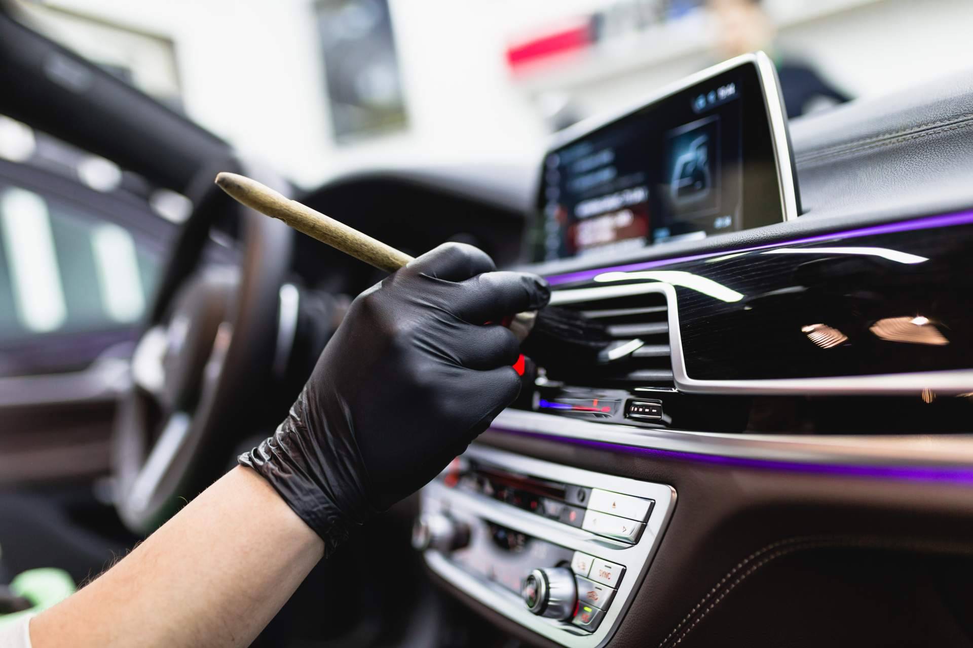 Limpieza interior coche, de la mano de Servicios Residenciales