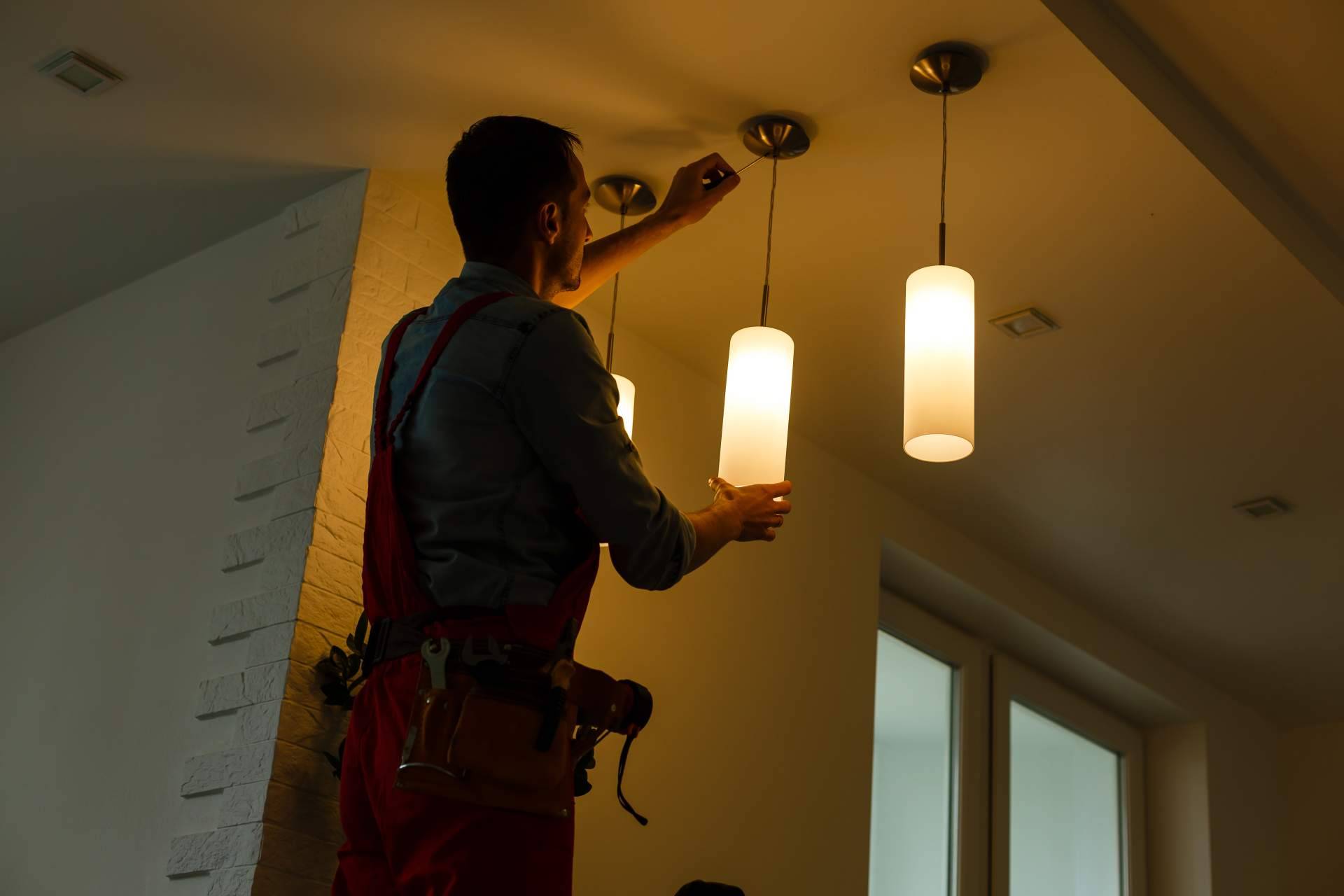 La tienda de electricidad presenta un nuevo catálogo con lámparas de techo LED