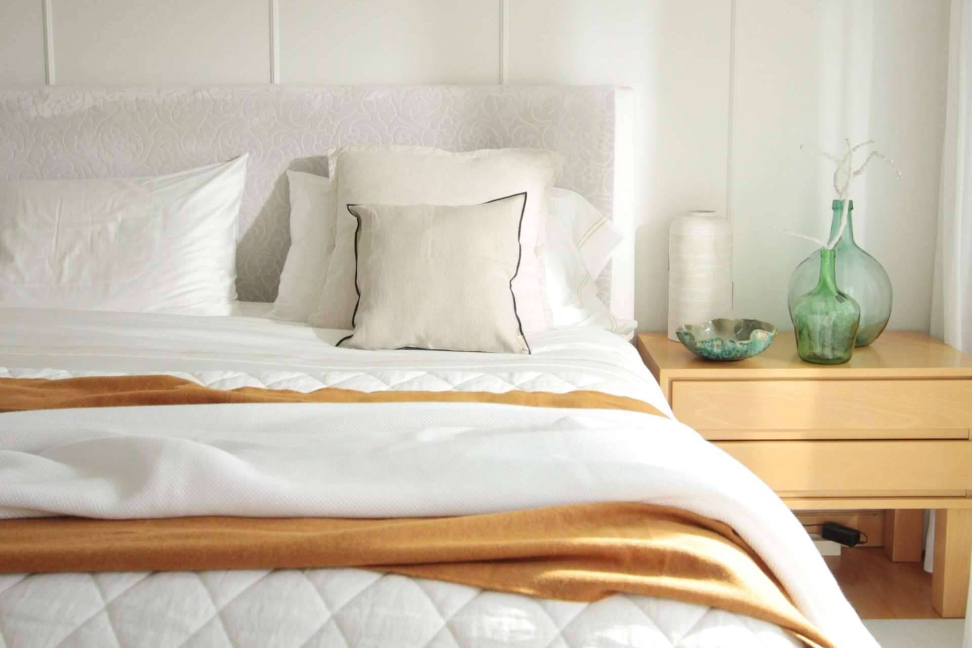 Un ambiente de descanso único con la ropa de cama de Loani Custom