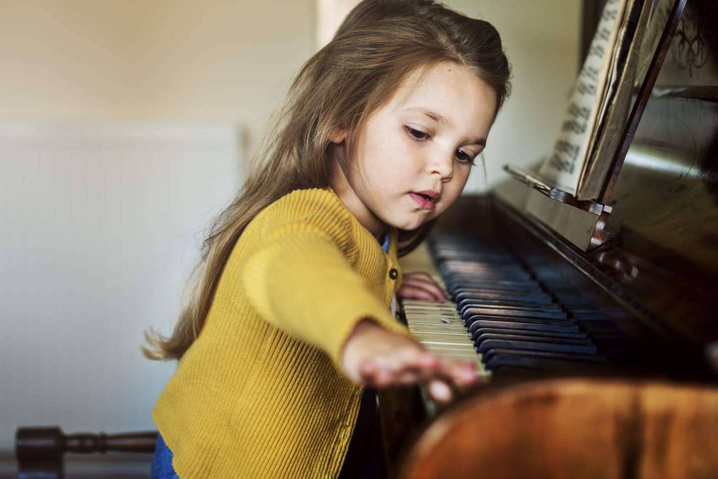 Conocer los beneficios de tocar el piano con clases particulares
