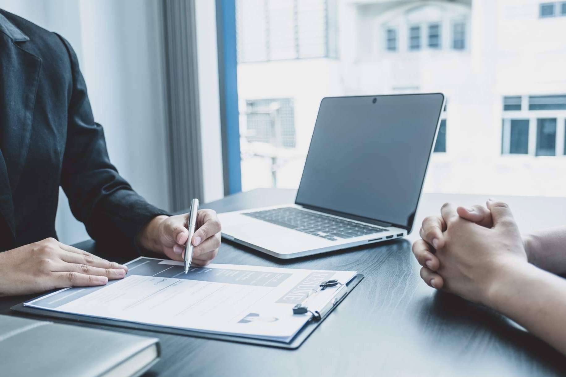¿Qué es una investigación pre laboral?