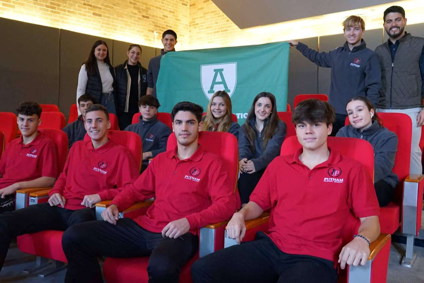 EE.UU. busca desarrollar su comunidad intercultural a través de la búsqueda de talento internacional para sus escuelas