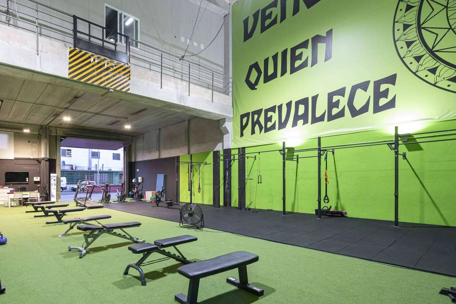 En cuanto a prevención del sedentarismo y las enfermedades, uno de los centros de entrenamiento más calificados de Madrid es Salud & Fitness